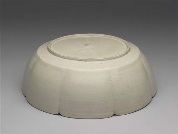 定窯 白瓷劃花蓮紋花式洗