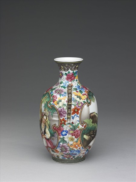 琺瑯彩開光西洋人物圖螭耳瓶