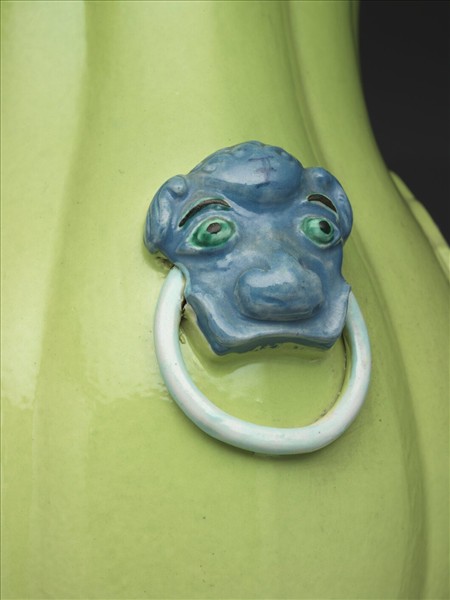 綠地魚龍圖花式瓶