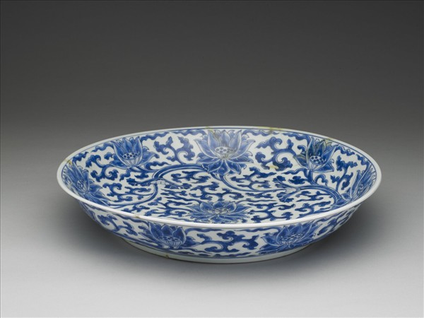 青花番蓮紋盤