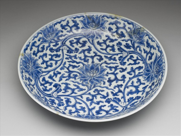 青花番蓮紋盤