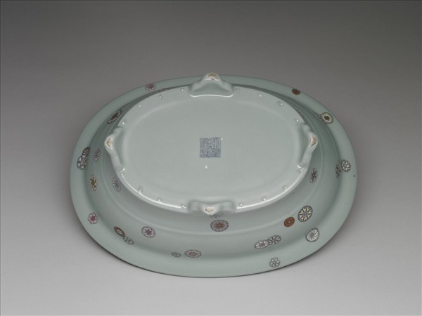 粉彩天青地皮球花紋水仙盆