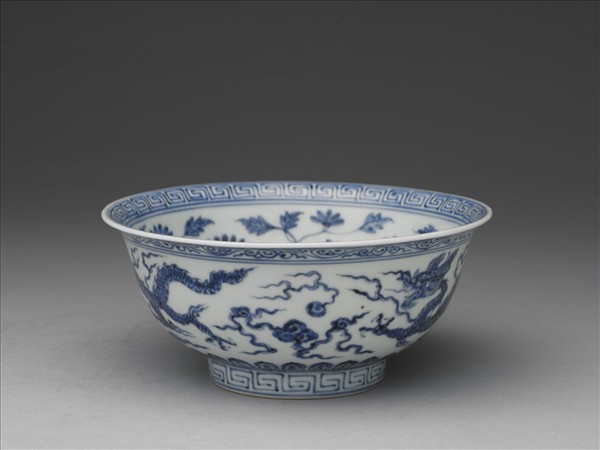 青花雲龍紋碗