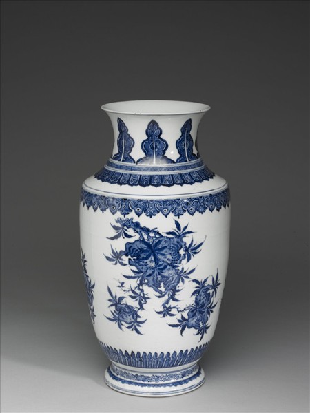 青花三多花果紋尊