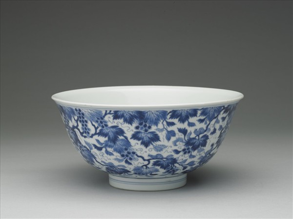 青花松鼠葡萄紋碗