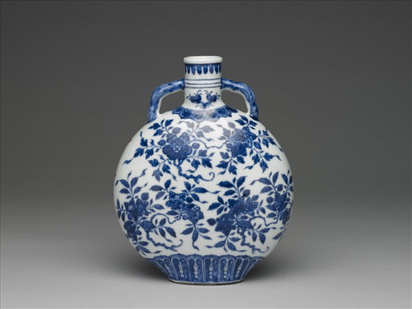 青花花果弓耳扁壺