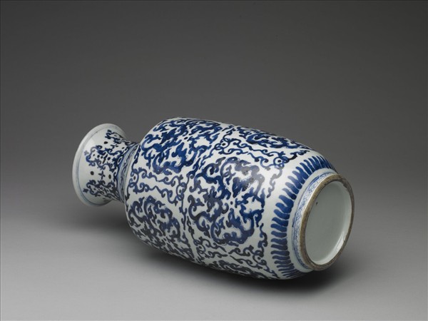 青花蟠夔紋燈籠尊