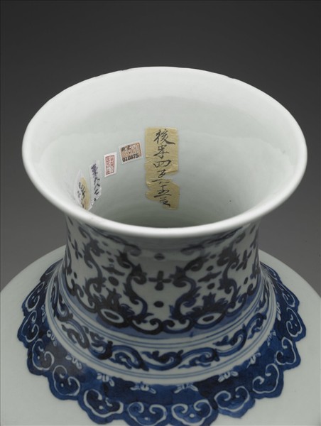 青花蟠夔紋燈籠尊