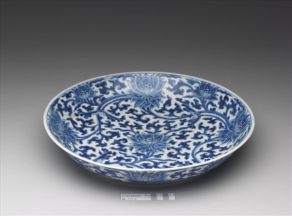 青花番蓮紋盤