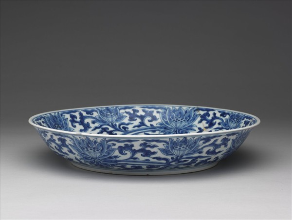 青花番蓮紋盤