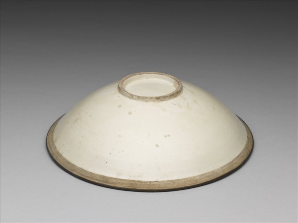 定窯 白瓷劃花蓮花紋碗