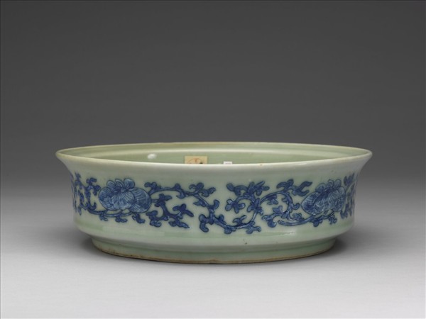 青瓷青花纏枝花卉紋盆