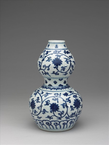 青花纏枝番蓮紋葫蘆瓶