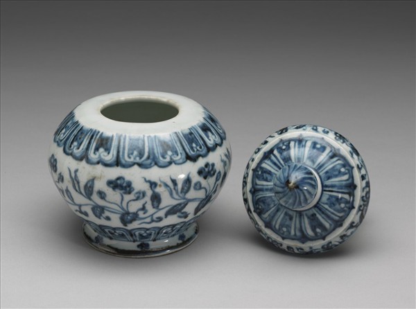 青花轉枝海棠紋蓋罐