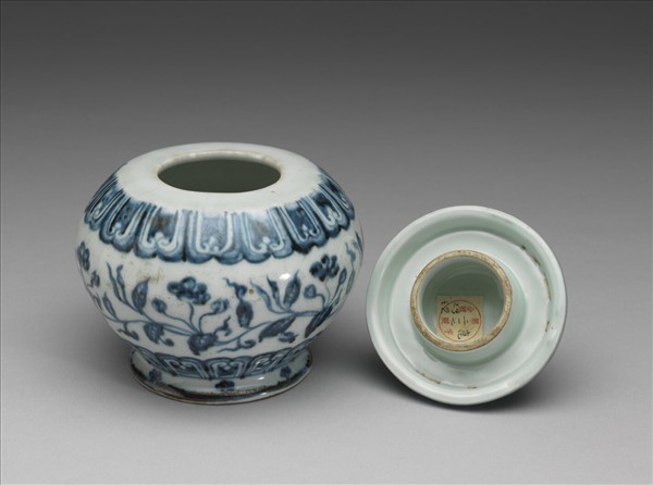 青花轉枝海棠紋蓋罐