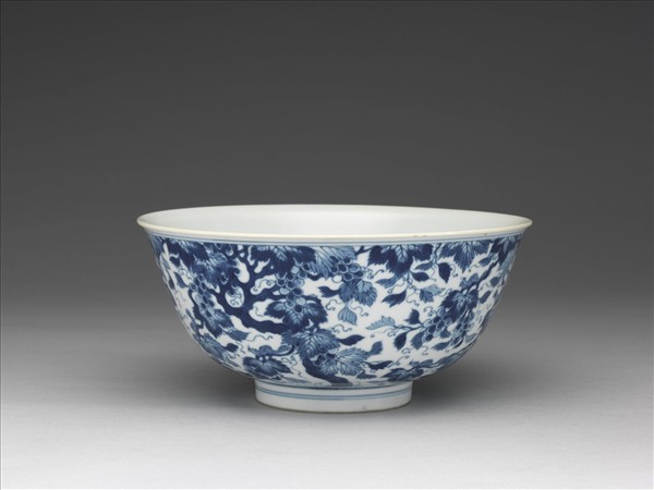 青花松鼠葡萄紋碗