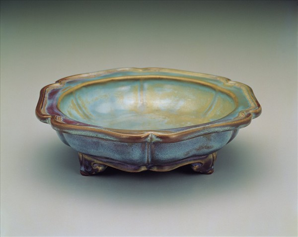 鈞窯 天藍葡萄紫釉葵花式盆托