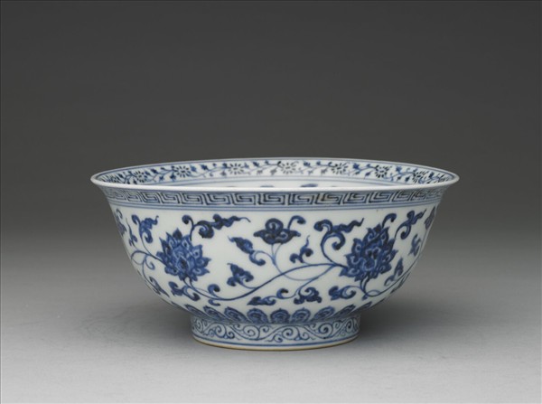 青花四季花卉紋碗