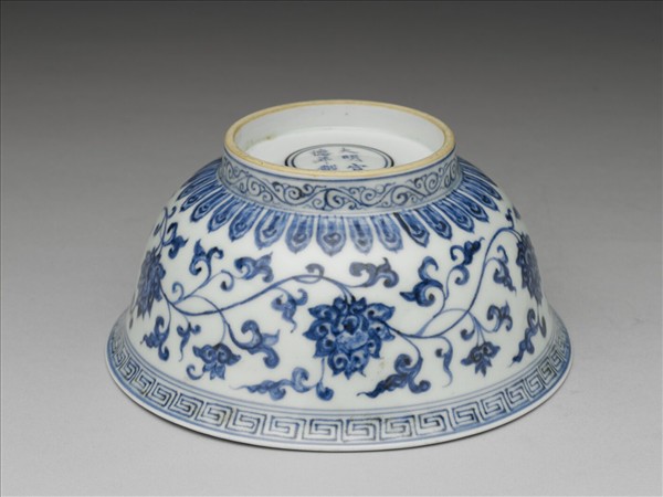 青花四季花卉紋碗