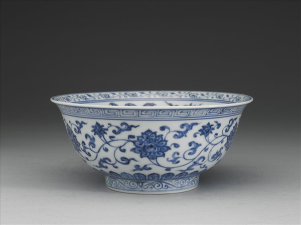 青花四季花卉紋碗