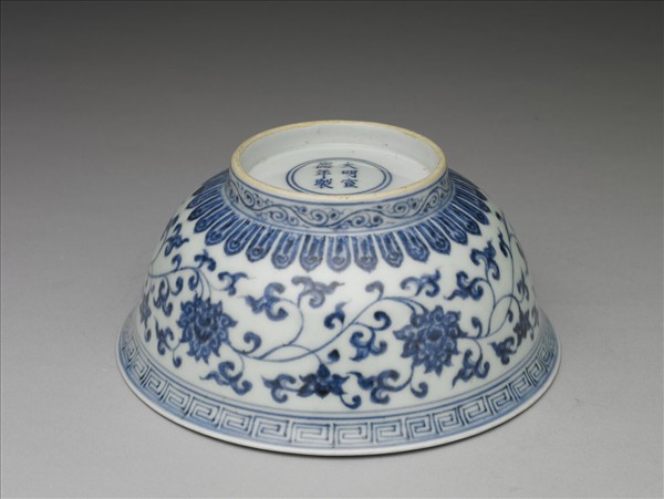 青花四季花卉紋碗