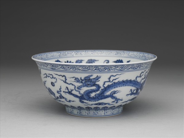 青花雲龍紋碗