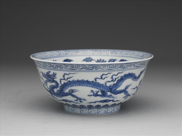 青花雲龍紋碗