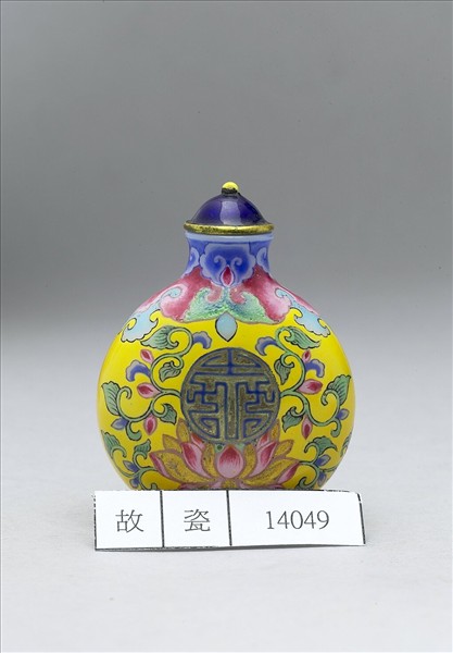 玻璃胎畫琺瑯蓮花萬壽紋鼻煙壺