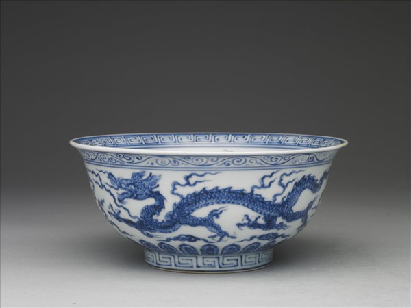 青花雲龍紋碗