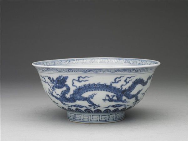 青花雲龍紋碗