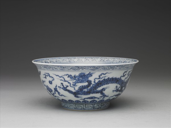 青花雲龍紋碗