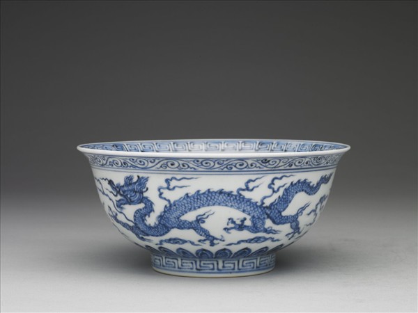 青花雲龍紋碗