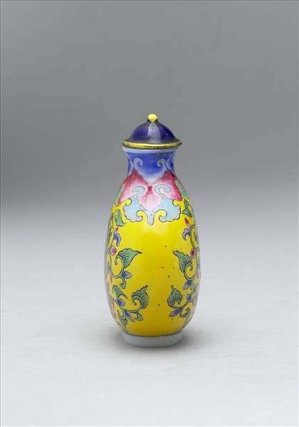 玻璃胎畫琺瑯蓮花萬壽紋鼻煙壺