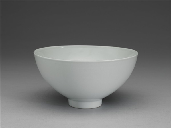 甜白釉蓮子碗