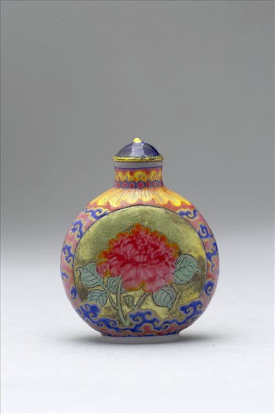 玻璃胎畫琺瑯月季流雲紋鼻煙壺