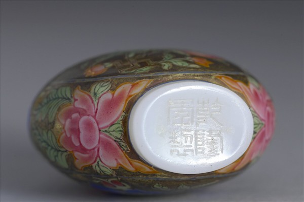 玻璃胎畫琺瑯富貴福壽紋鼻煙壺