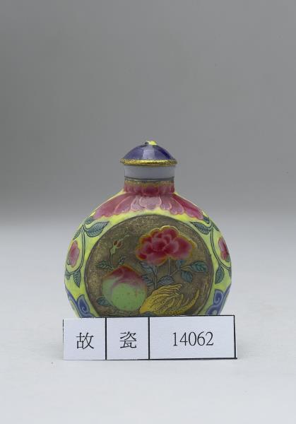 玻璃胎畫琺瑯福壽如意鼻煙壺