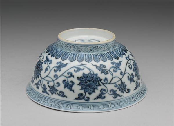 青花四季花卉紋碗