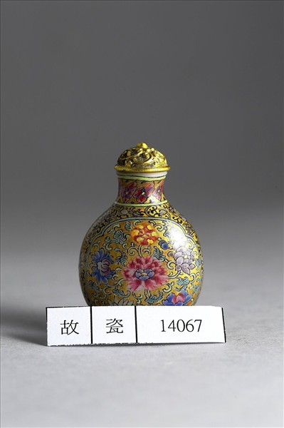 玻璃胎畫琺瑯金地花卉紋鼻煙壺