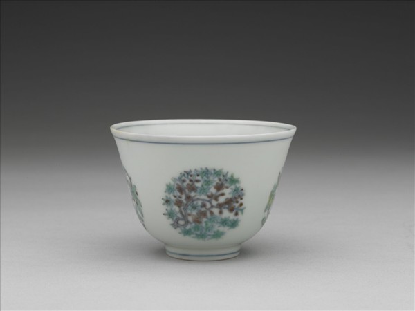 鬥彩團花鳥紋杯