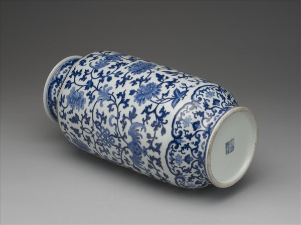 青花福壽花卉紋燈籠尊