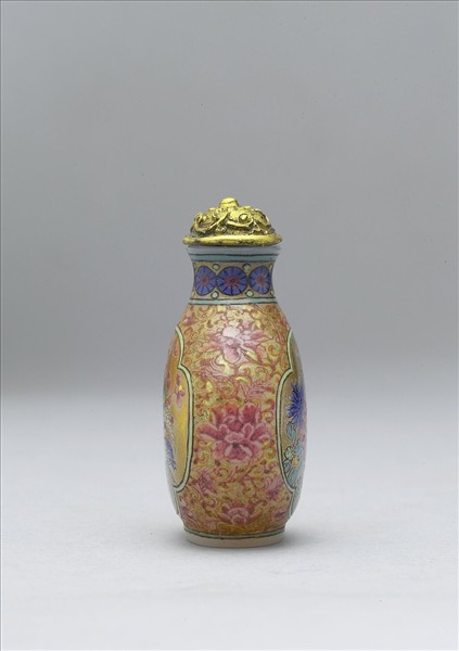 玻璃胎畫琺瑯金地三秋圖鼻煙壺