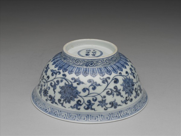 青花四季花卉紋碗