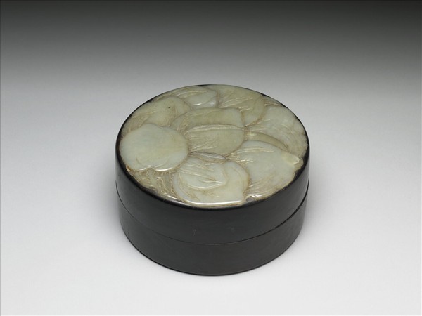 紫檀嵌玉桃圓形木盒