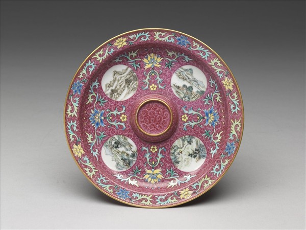 洋彩紅錦地開光山水圖托盤