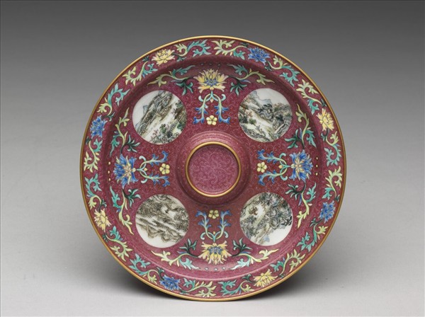 琺瑯彩紅錦地開光山水圖托盤