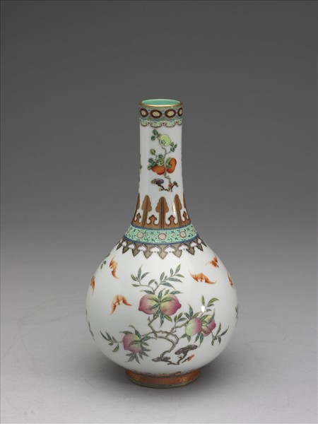 琺瑯彩三多三果紋膽瓶