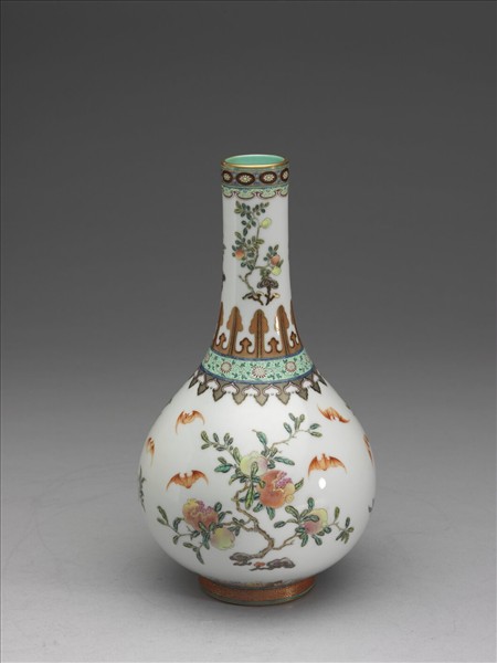 琺瑯彩三多三果紋膽瓶