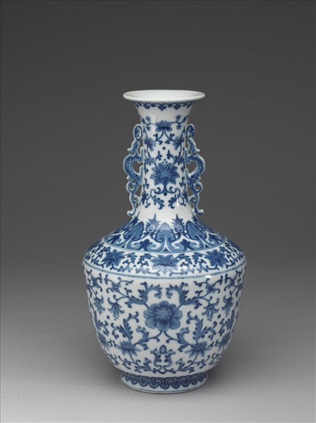 青花花卉紋龍耳瓶