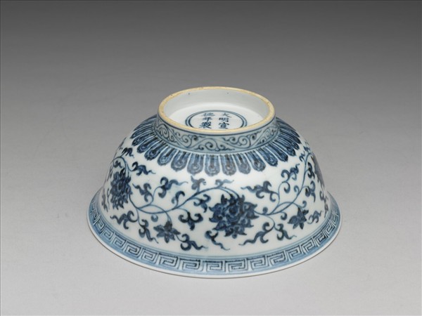 青花四季花卉紋碗